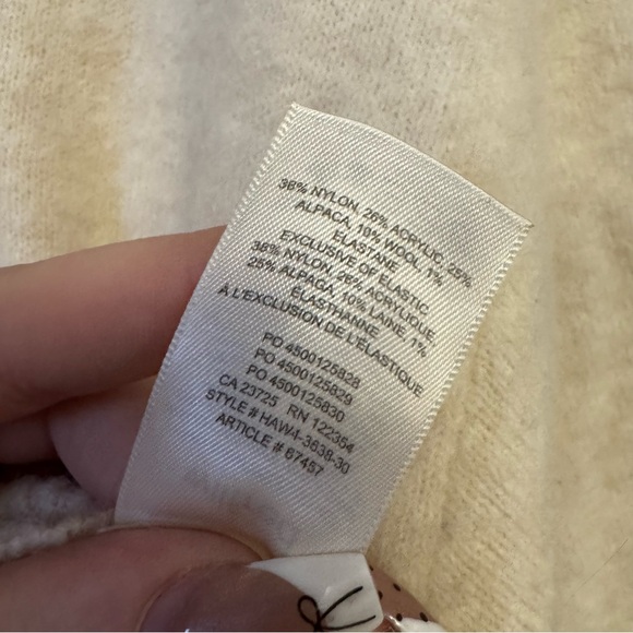 Wilfred Aritzia Lorin Alpaca wool blend knit tie up
Waist sweater - Picture 6 of 6